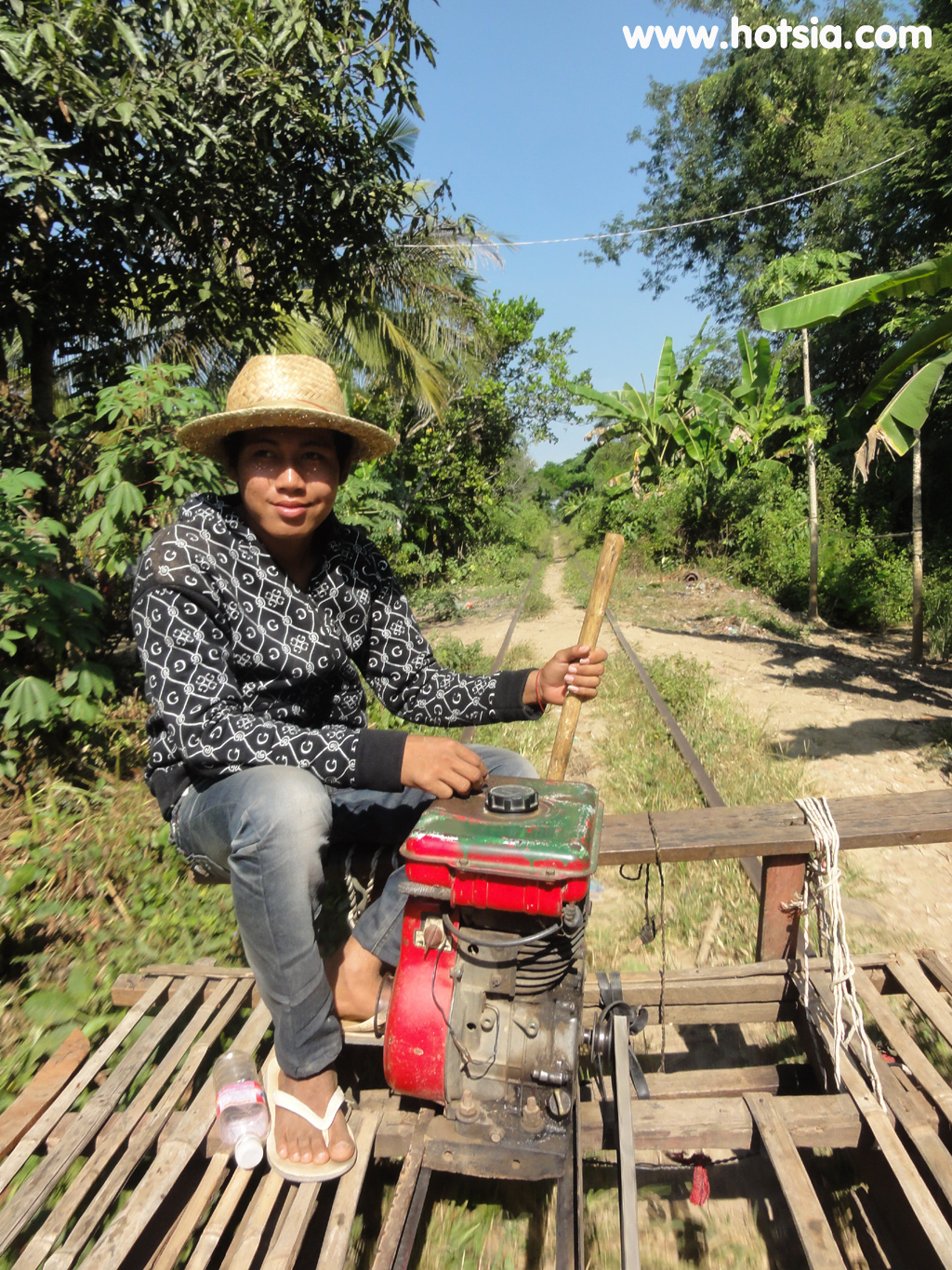 พระตะบอง รถไฟไม้ไผ่พระตะบอง