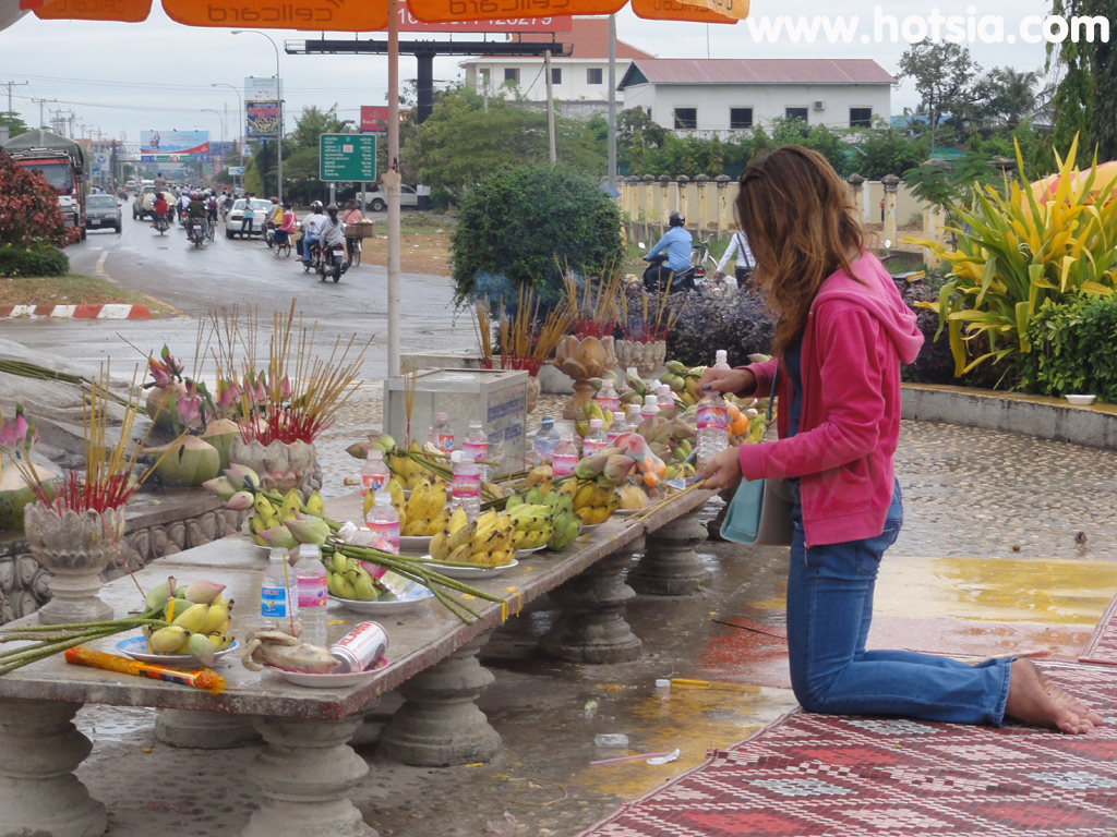 พระตะบอง หลวงตาดำบองดองยูง