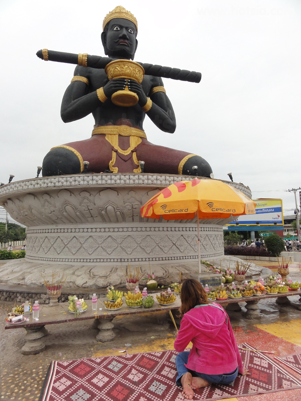 พระตะบอง หลวงตาดำบองดองยูง