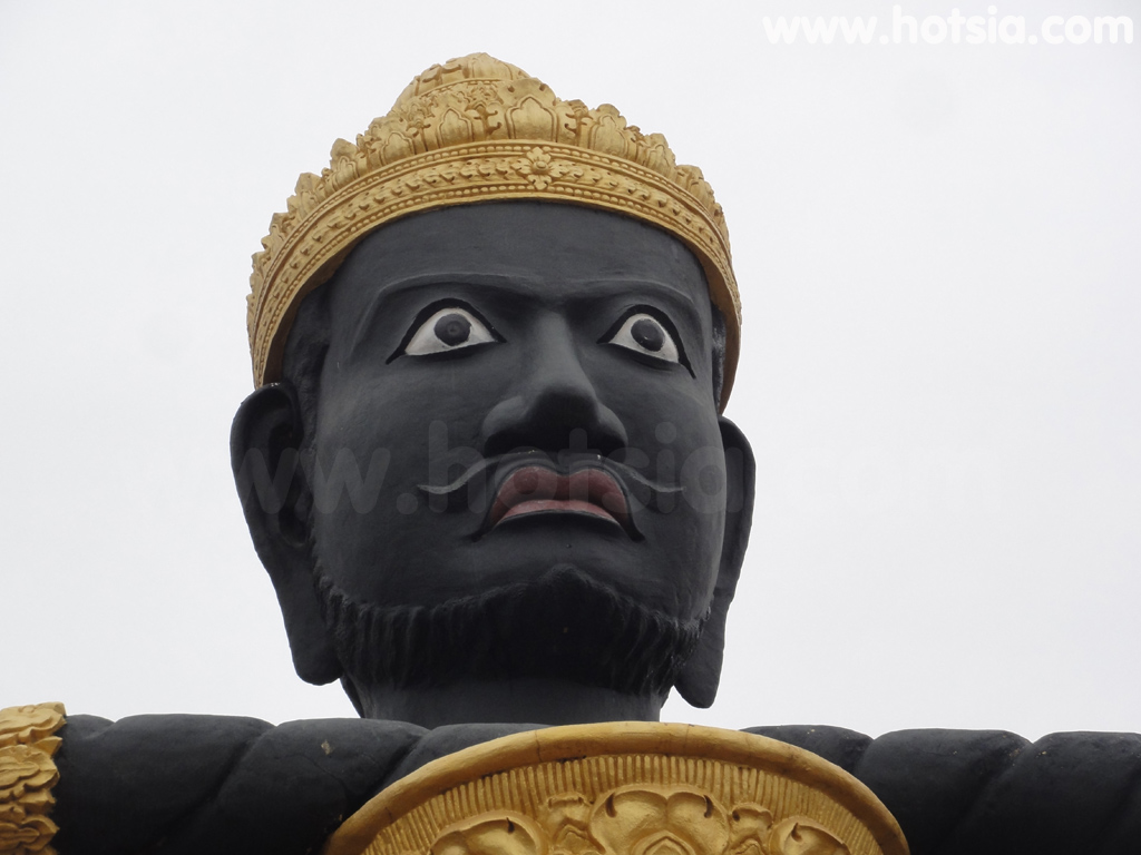 พระตะบอง หลวงตาดำบองดองยูง