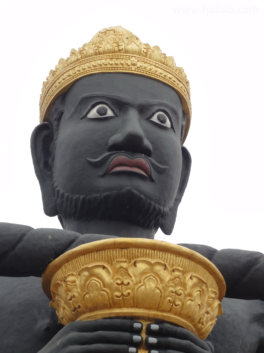 พระตะบอง หลวงตาดำบองดองยูง