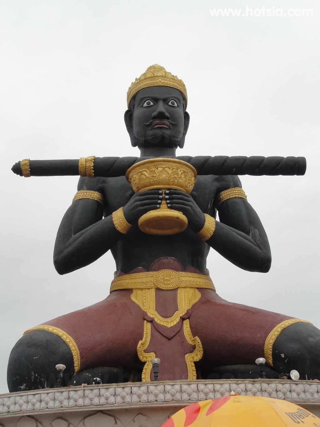 พระตะบอง หลวงตาดำบองดองยูง