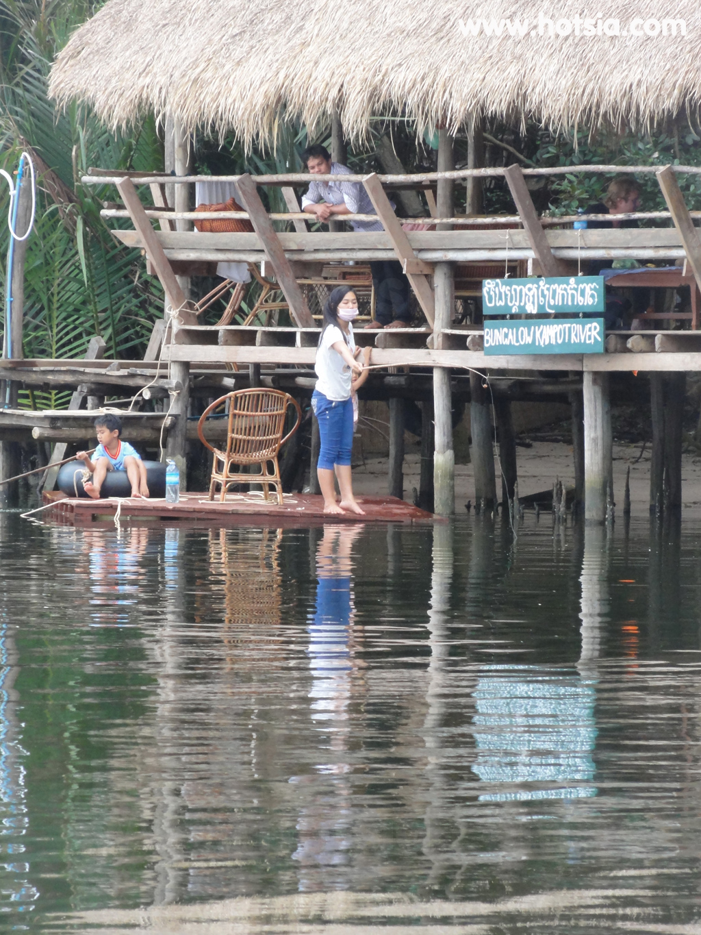 จังหวัดกำปอด ล่องเรือชมอาทิตย์ตกแม่น้ำกำปอด