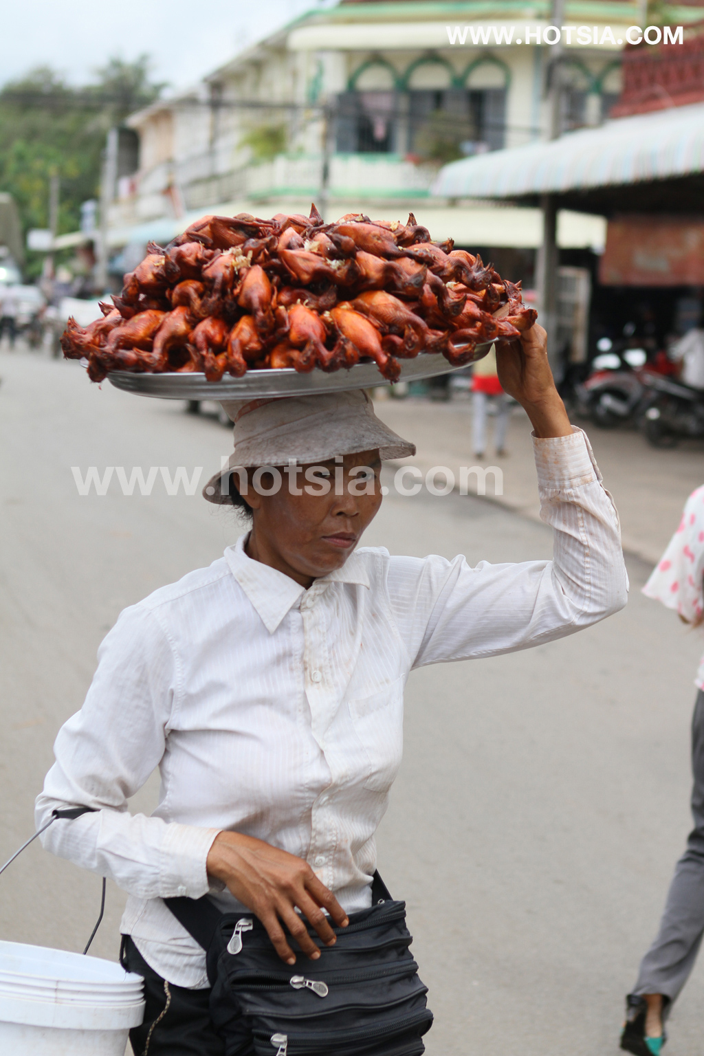 เที่ยวกำปงจาม ขนมฝรั่งกุฎีจีน ตลาดกำปงจาม