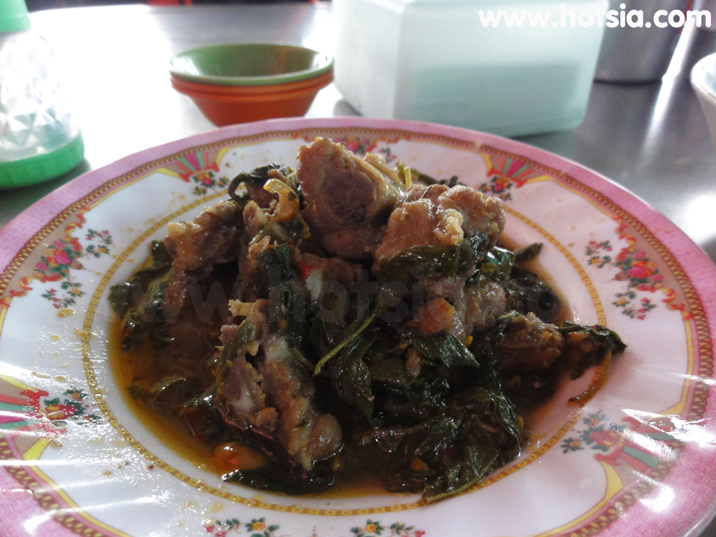กำปงธม อาหารข้าวราดแกง