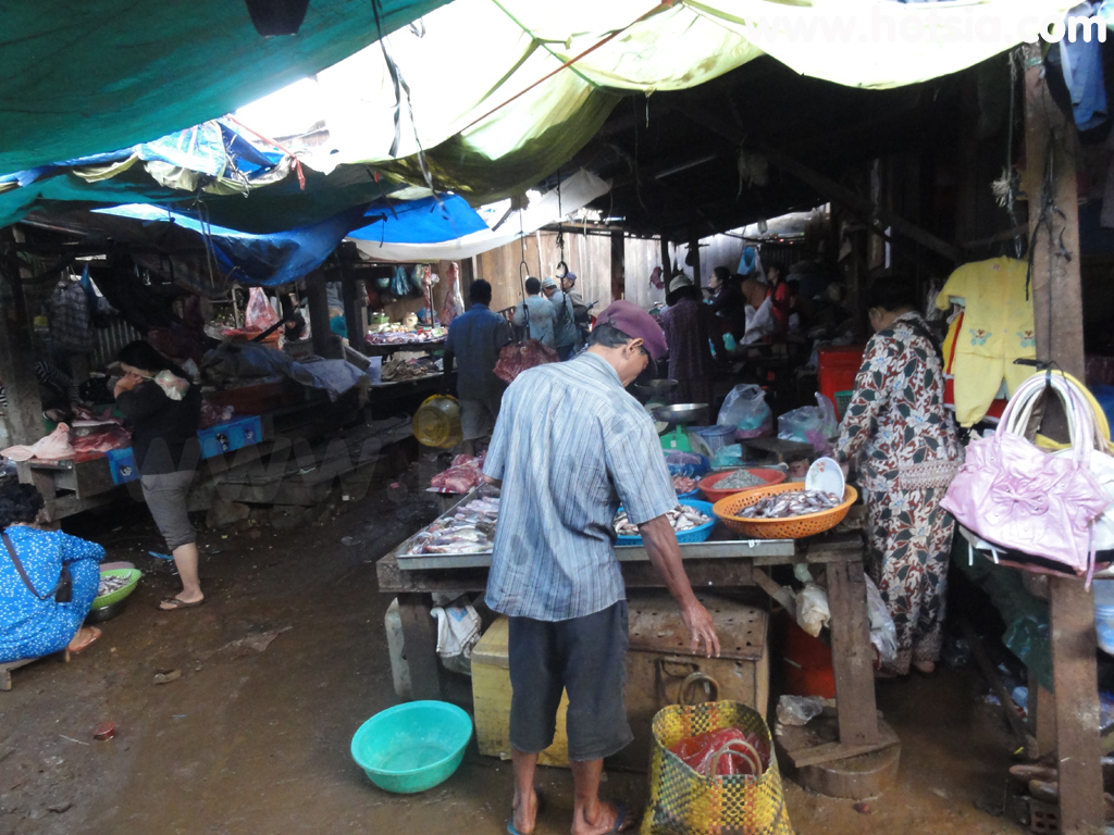 มณฑลคีรี ตลาดเช้าเมืองแสนมโนรม มณฑลคีรี