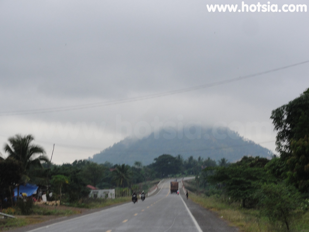 เมืองไพลิน ด่านบ้านผักกาด -จันทบุรี เมืองปรม-ไพลิน