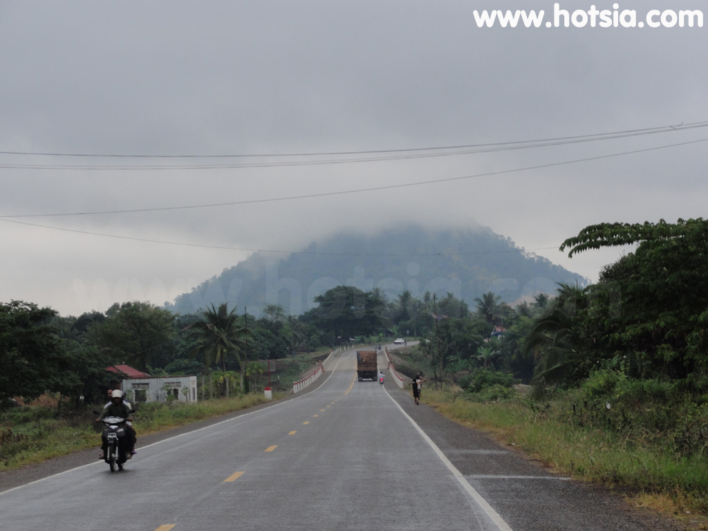 เมืองไพลิน ด่านบ้านผักกาด -จันทบุรี เมืองปรม-ไพลิน
