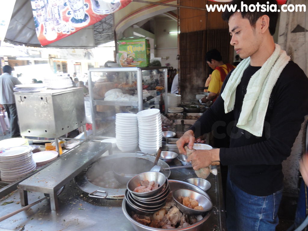 กรุงพนมเปญ ร้านก๋วยเตี๋ยวอร่อยจัดในพนมเปญ