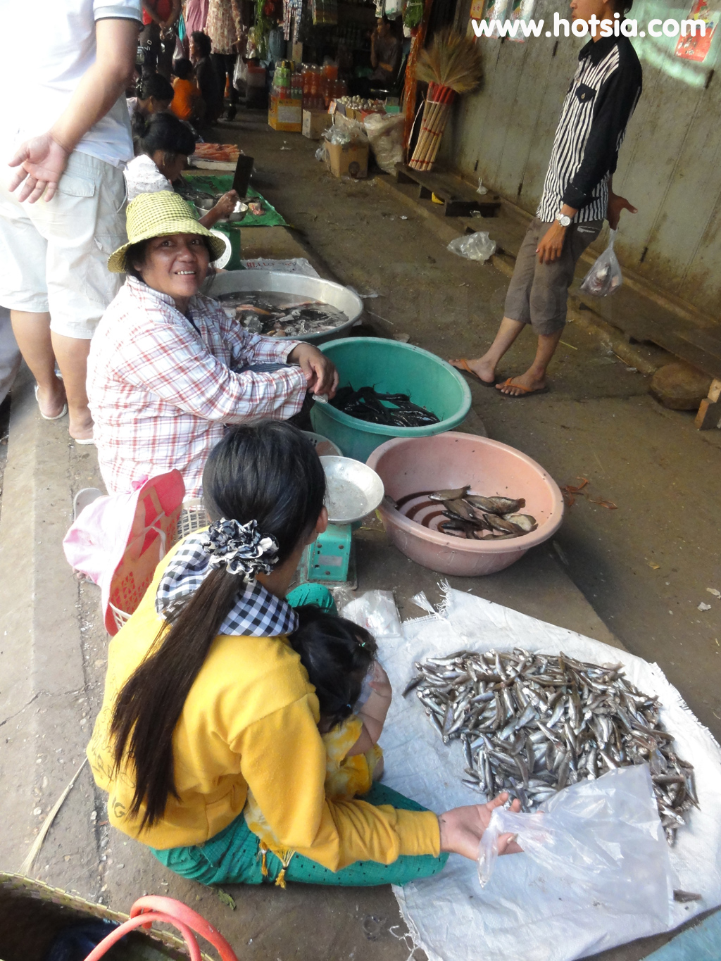 เที่ยวสตรึงแตรง ตลาดสตรึงแตรง