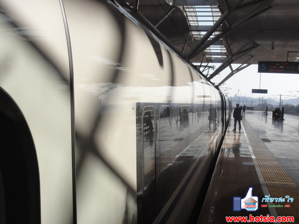 เที่ยวมณฑลหูเป่ย รถไฟความเร็วสูงจีน รถไฟหัวกระสุนจีน