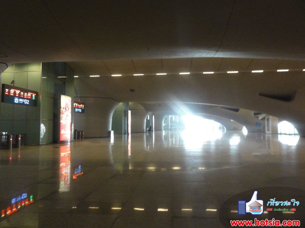 เที่ยวมณฑลหูเป่ย สถานีรถไฟความเร็วสูงเมืองอู่ฮั่น