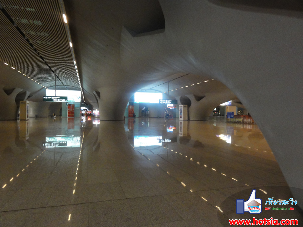 เที่ยวมณฑลหูเป่ย สถานีรถไฟความเร็วสูงเมืองอู่ฮั่น