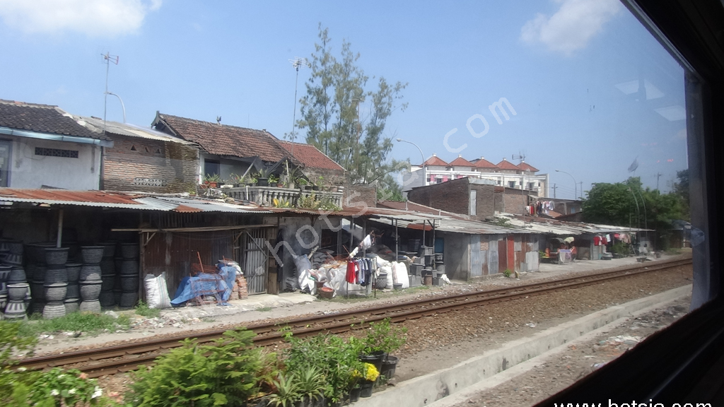 เมืองโซโล สุราการ์ต้า รถไฟจากโซโล สุราการ์ต้า ไปยอร์คยากาตาร์