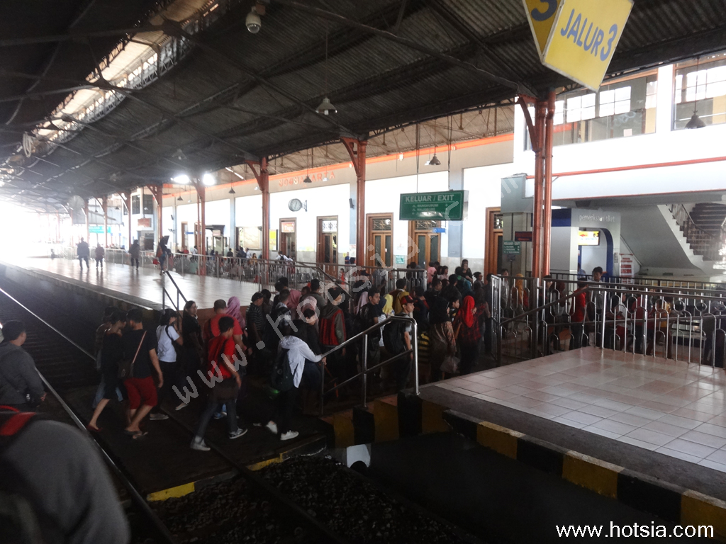 เมืองโซโล สุราการ์ต้า รถไฟจากโซโล สุราการ์ต้า ไปยอร์คยากาตาร์