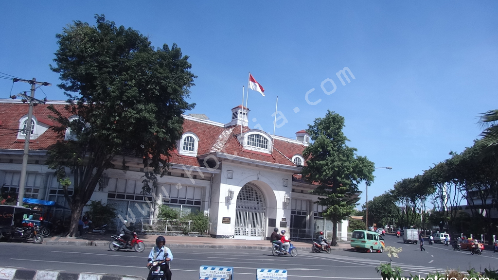 เที่ยวสุราบายาด้วยตัวเอง ทัวร์ฟรีในสุราบายา