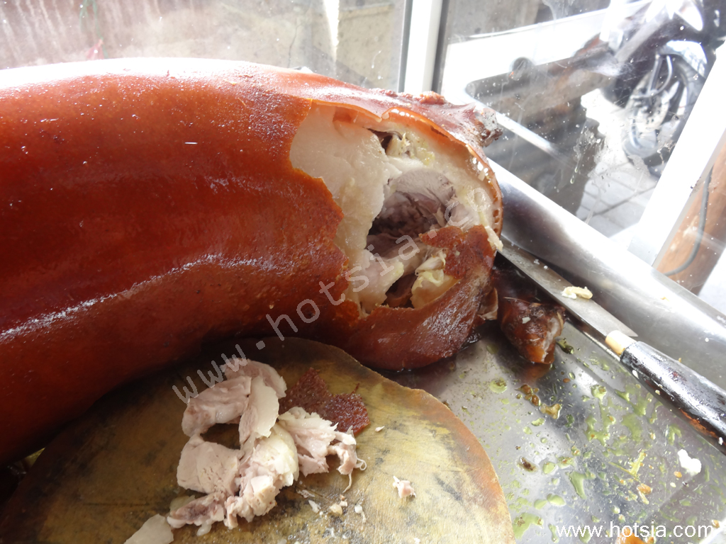 เที่ยวบาหลีด้วยตัวเอง ข้าวหน้าหมูย่างหนังกรอบ บาหลี