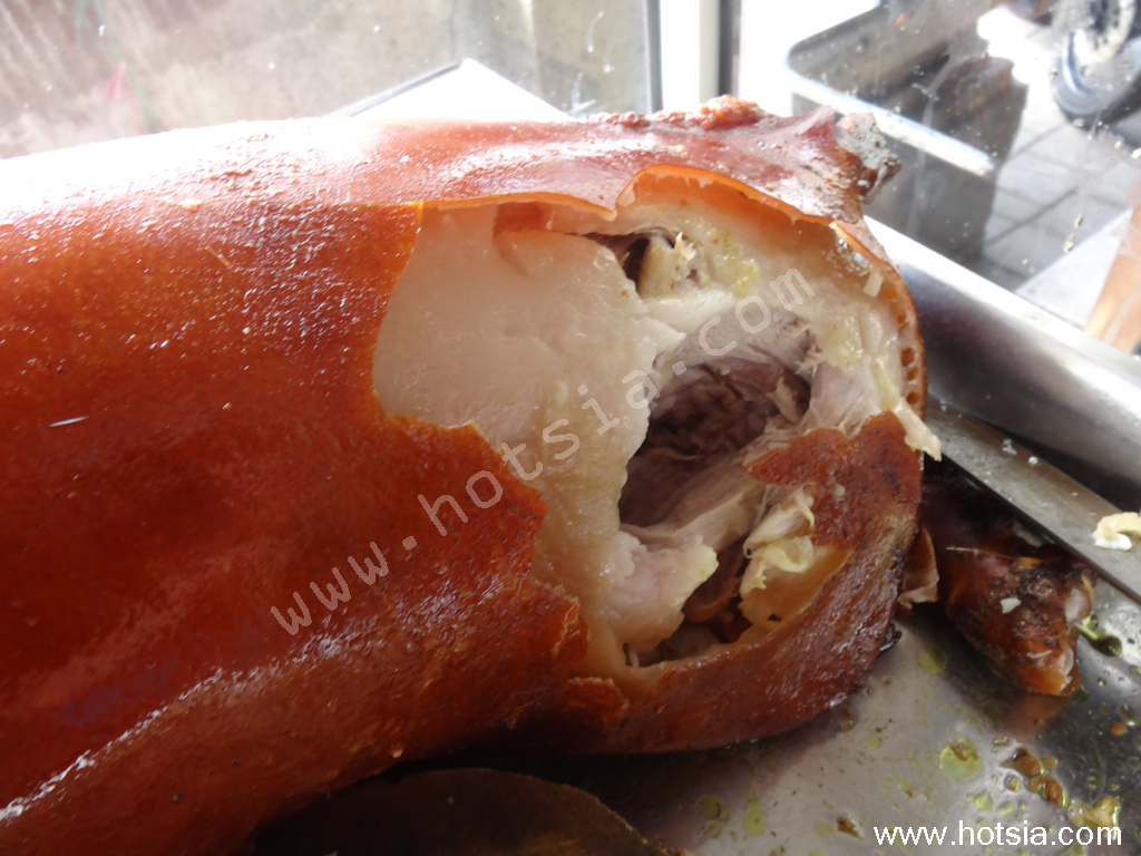 เที่ยวบาหลีด้วยตัวเอง ข้าวหน้าหมูย่างหนังกรอบ บาหลี