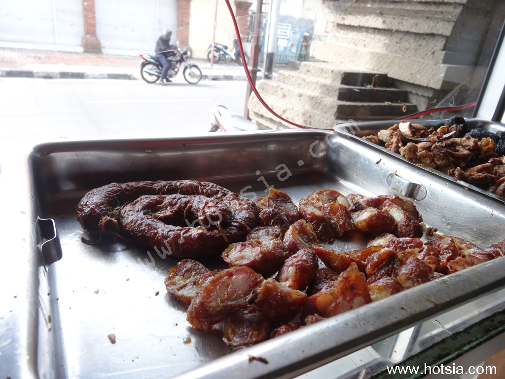 เที่ยวบาหลีด้วยตัวเอง ข้าวหน้าหมูย่างหนังกรอบ บาหลี