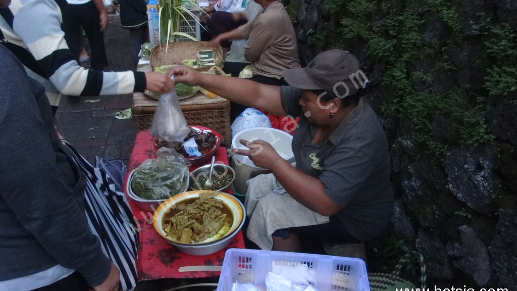 เที่ยวบาหลีด้วยตัวเอง ตลาดเช้าเมืองอูบุด บาหลี