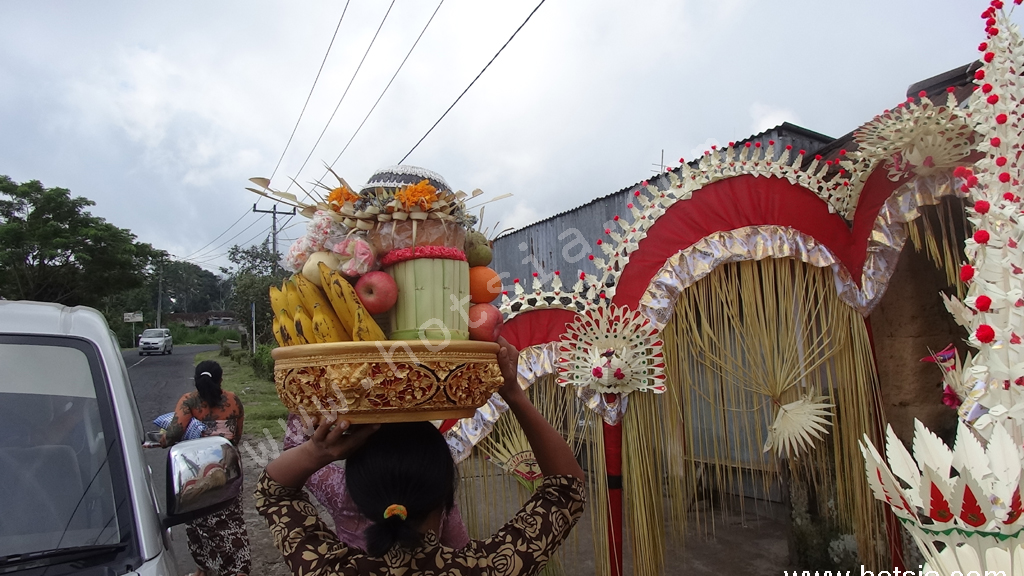 เที่ยวบาหลีด้วยตัวเอง งานแต่งงานชาวบาหลี อินโดนีเซีย