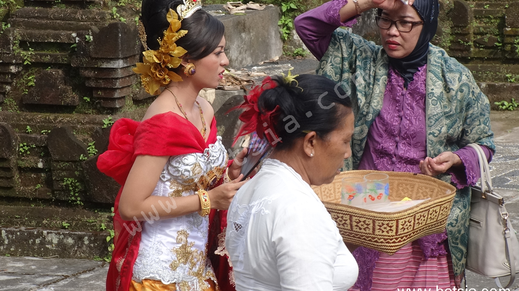 เที่ยวบาหลีด้วยตัวเอง งานแต่งงานชาวบาหลี อินโดนีเซีย