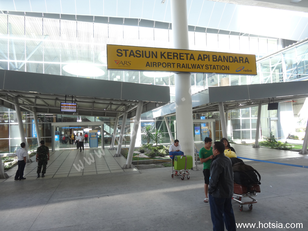 ข้อมูลท่องเที่ยวเมดาน สุมาตรา อินโดนีเซีย สนามบินกัวลานามู