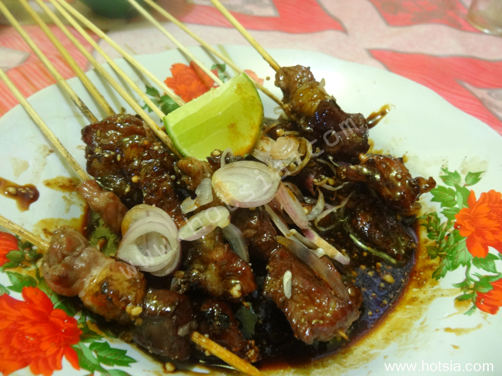 ซูมีเนป (sumenep) สะเต๊ะแพะมาดูรา