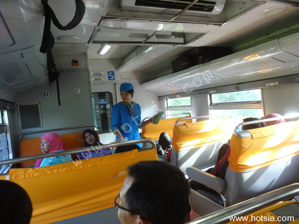 เที่ยวยอร์คยาการ์ตา รถไฟจากยอร์คยาการ์ตาไปจาการ์ต้า