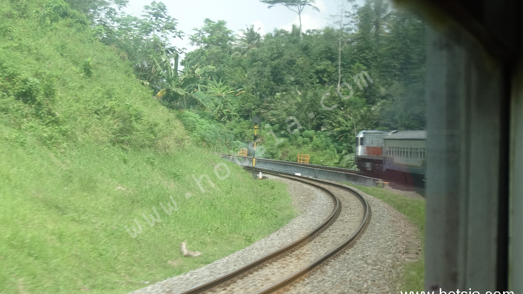 เที่ยวยอร์คยาการ์ตา รถไฟจากยอร์คยาการ์ตาไปจาการ์ต้า