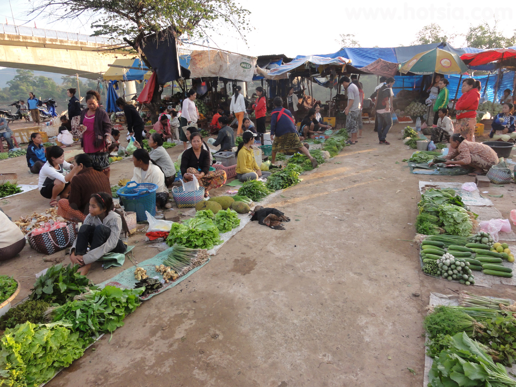 เที่ยวอัตตะปือ ตลาดอัตตะปือ