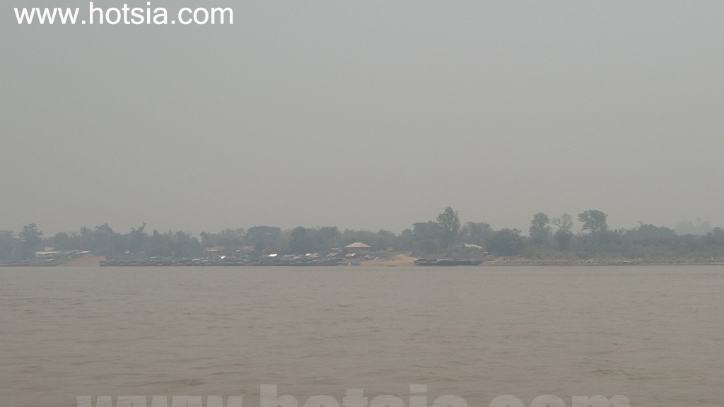 เที่ยวแขวงบ่อแก้ว นั่งเรือข้ามจากเชียงแสนไปต้นผึ้ง