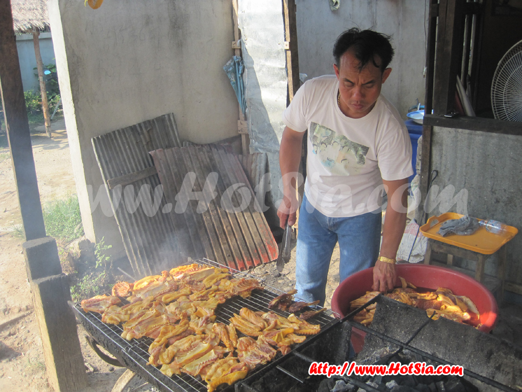แขวงบ่อแก้ว เฝอร้านมิก ร้านปิ้งเป็ด ห้วยทราย(houay xai) แขวงบ่อแก้ว ลาว