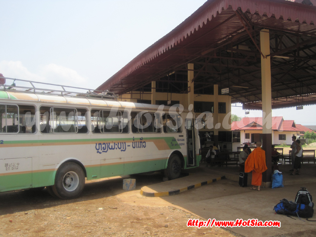 เที่ยวลาว แขวงบ่อแก้ว สถานีขนส่ง ห้วยทราย แขวงบ่อแก้ว(bus station houay xai)