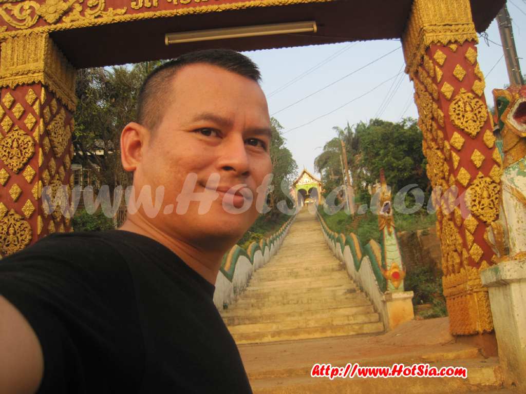 แขวงบ่อแก้ว วัดจอมเขามณีรัตน์ ห้วยทราย(houay xai) แขวงบ่อแก้ว ลาว