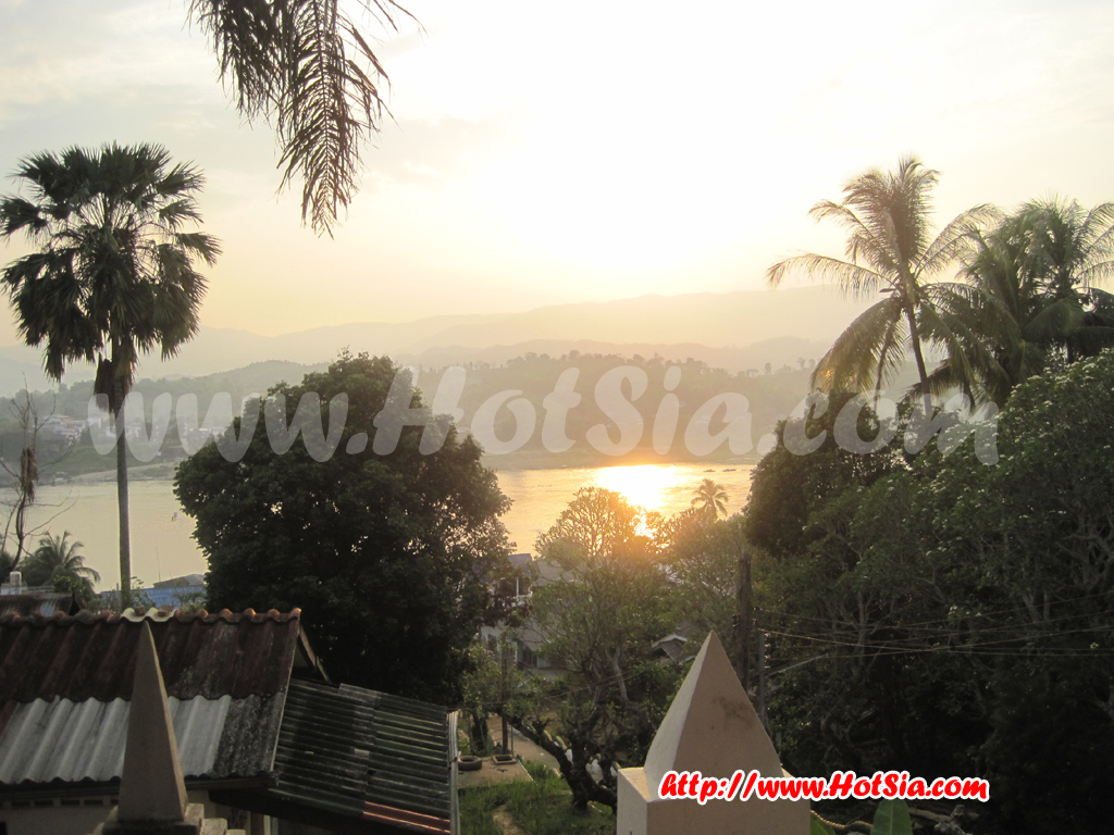 แขวงบ่อแก้ว วัดจอมเขามณีรัตน์ ห้วยทราย(houay xai) แขวงบ่อแก้ว ลาว