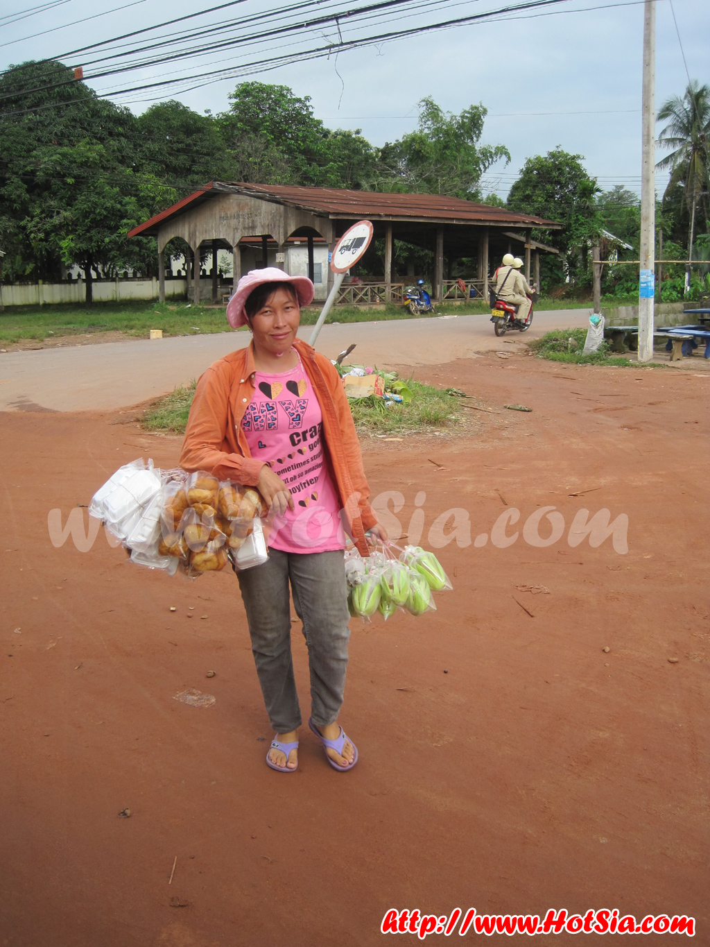 นั่งรถจากปากซันไปเวียงจันทน์