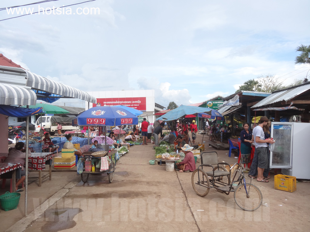 จำปาสัก ตลาดเย็นนากะสัง