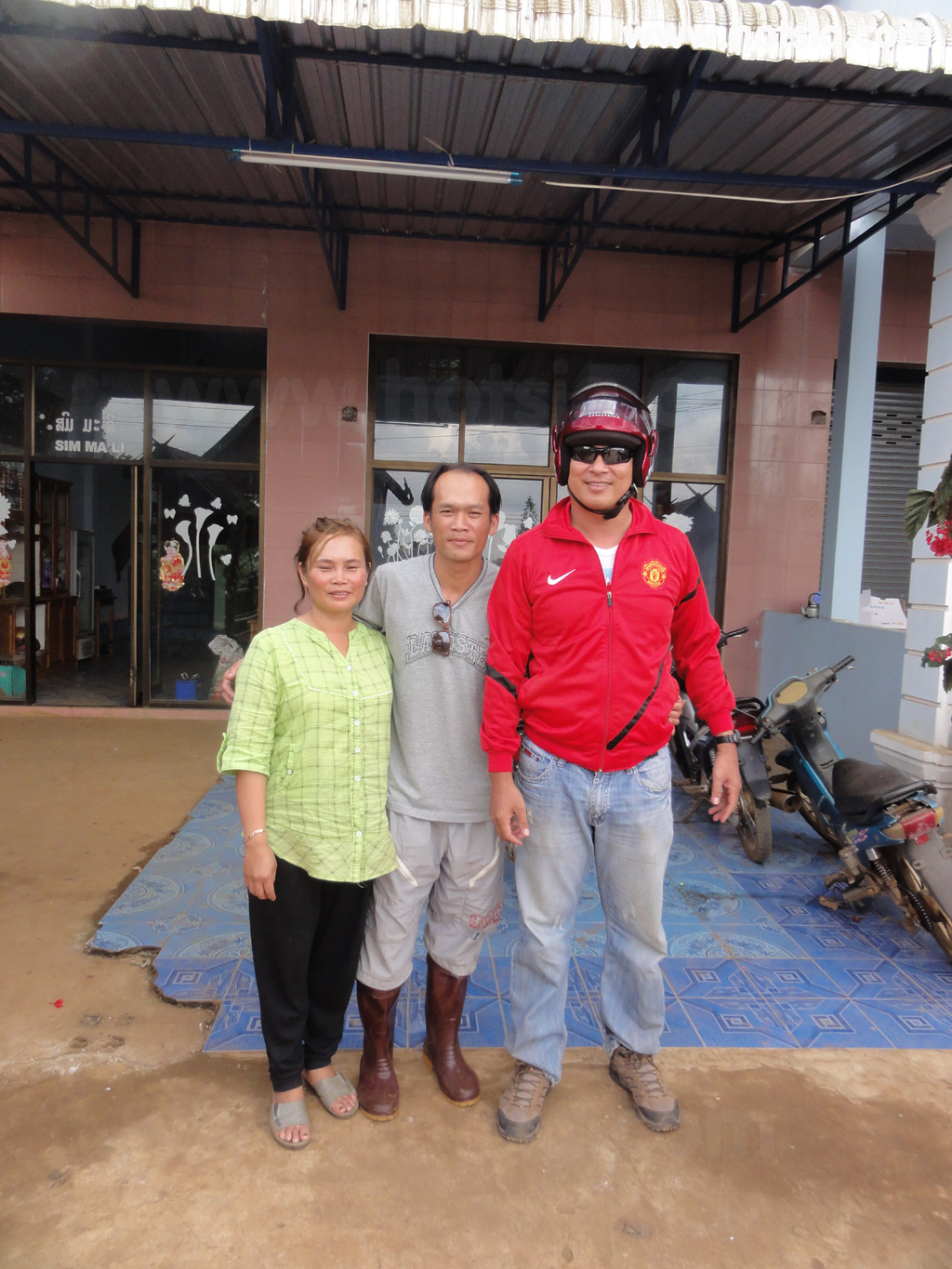 เที่ยวจำปาสัก มิสเตอร์ฮอทเซียเที่ยวปากเซ 2012