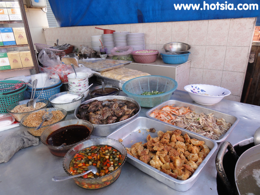 เที่ยวปากเซ จำปาสัก ก๋วยเตี๋ยวนางแสงดาว ปากเซ