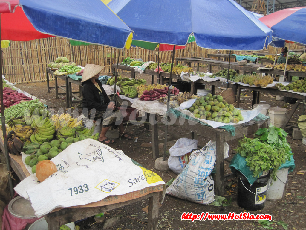 ซำเหนือแขวงหัวพัน ตลาดซำเหนือ