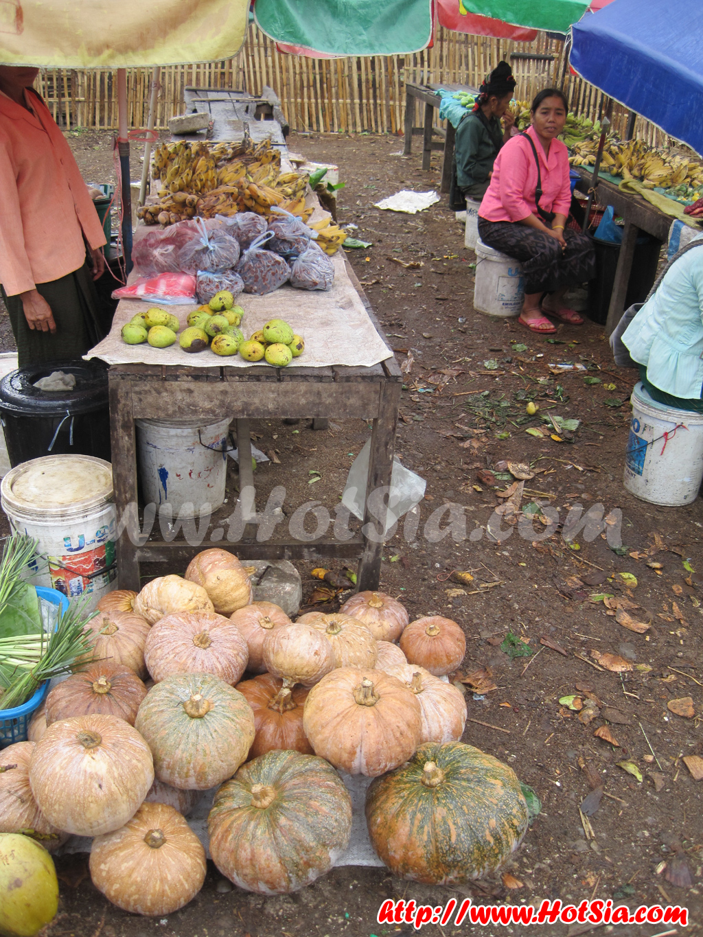 ซำเหนือแขวงหัวพัน ตลาดซำเหนือ