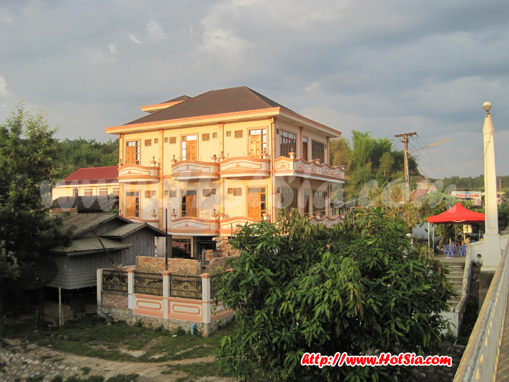 ซำเหนือแขวงหัวพัน เดินเล่นที่ซำเหนือ แขวงหัวพัน