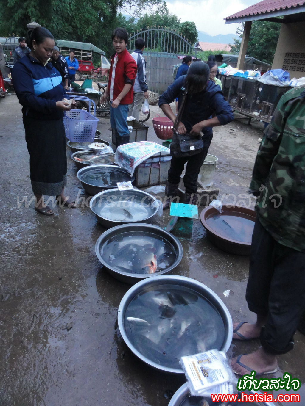 หลวงน้ำทา ตลาดเช้าเมืองสิง