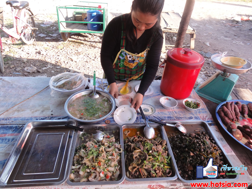 หลวงน้ำทา ตลาดเย็นเมืองสิง