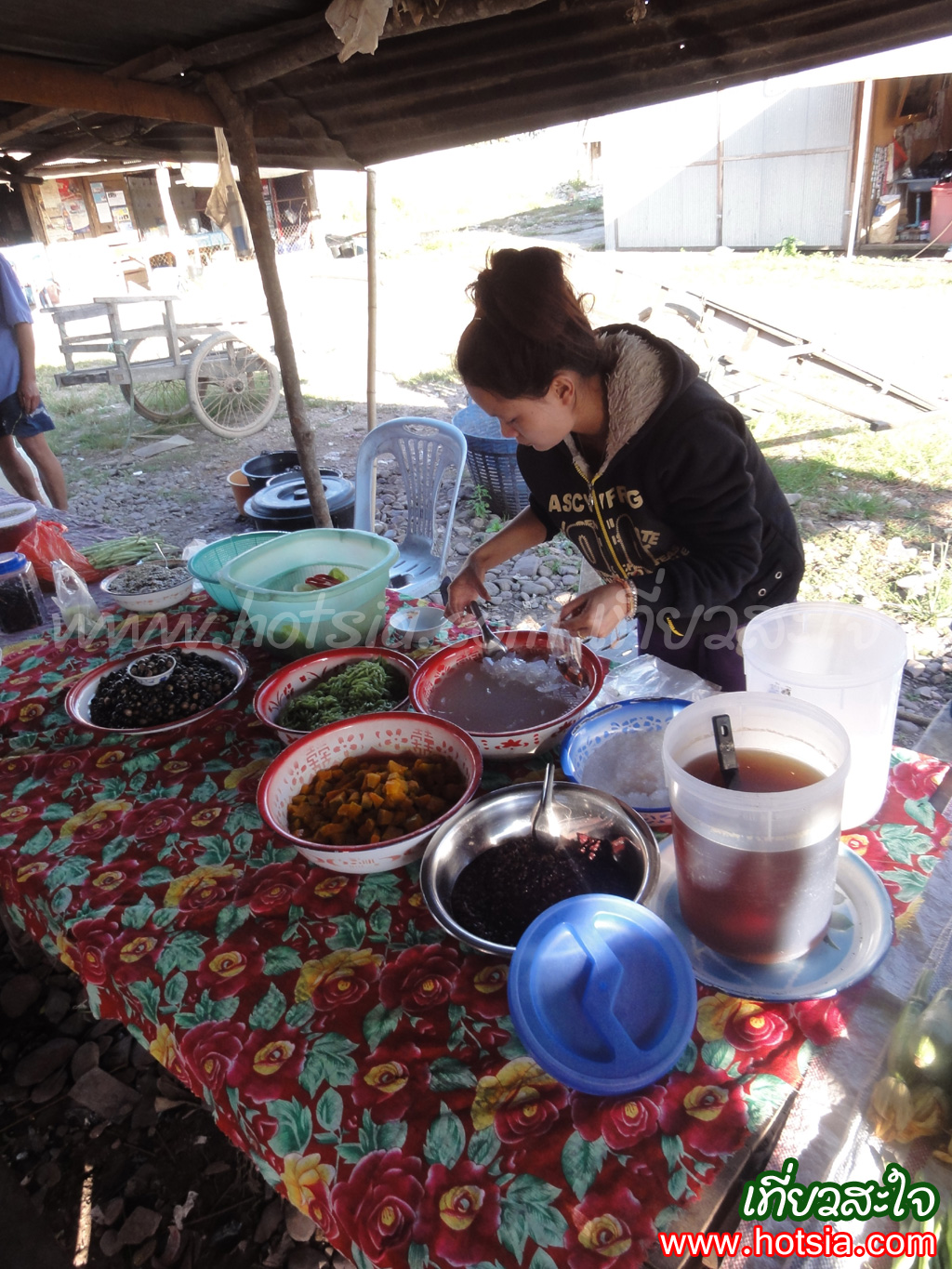 หลวงน้ำทา ตลาดเย็นเมืองสิง