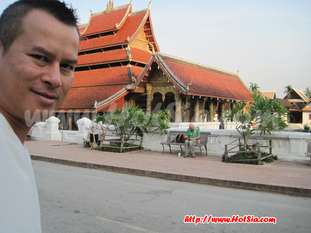 หลวงพระบาง ข้าวจี่อาหารเช้าของชาวหลวงพระบาง