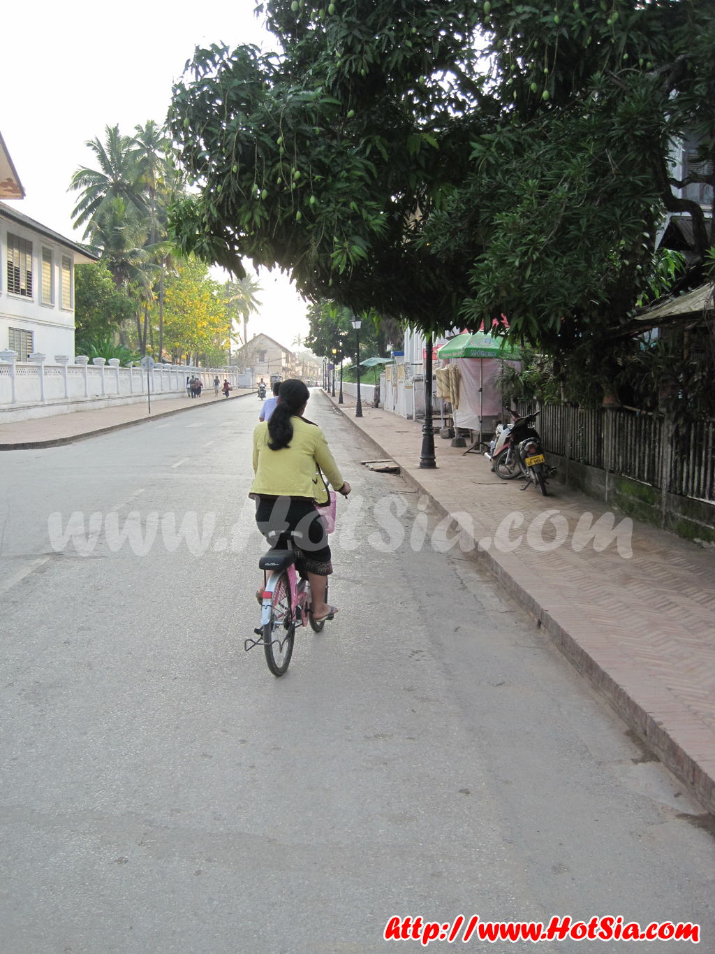 หลวงพระบาง ข้าวจี่อาหารเช้าของชาวหลวงพระบาง
