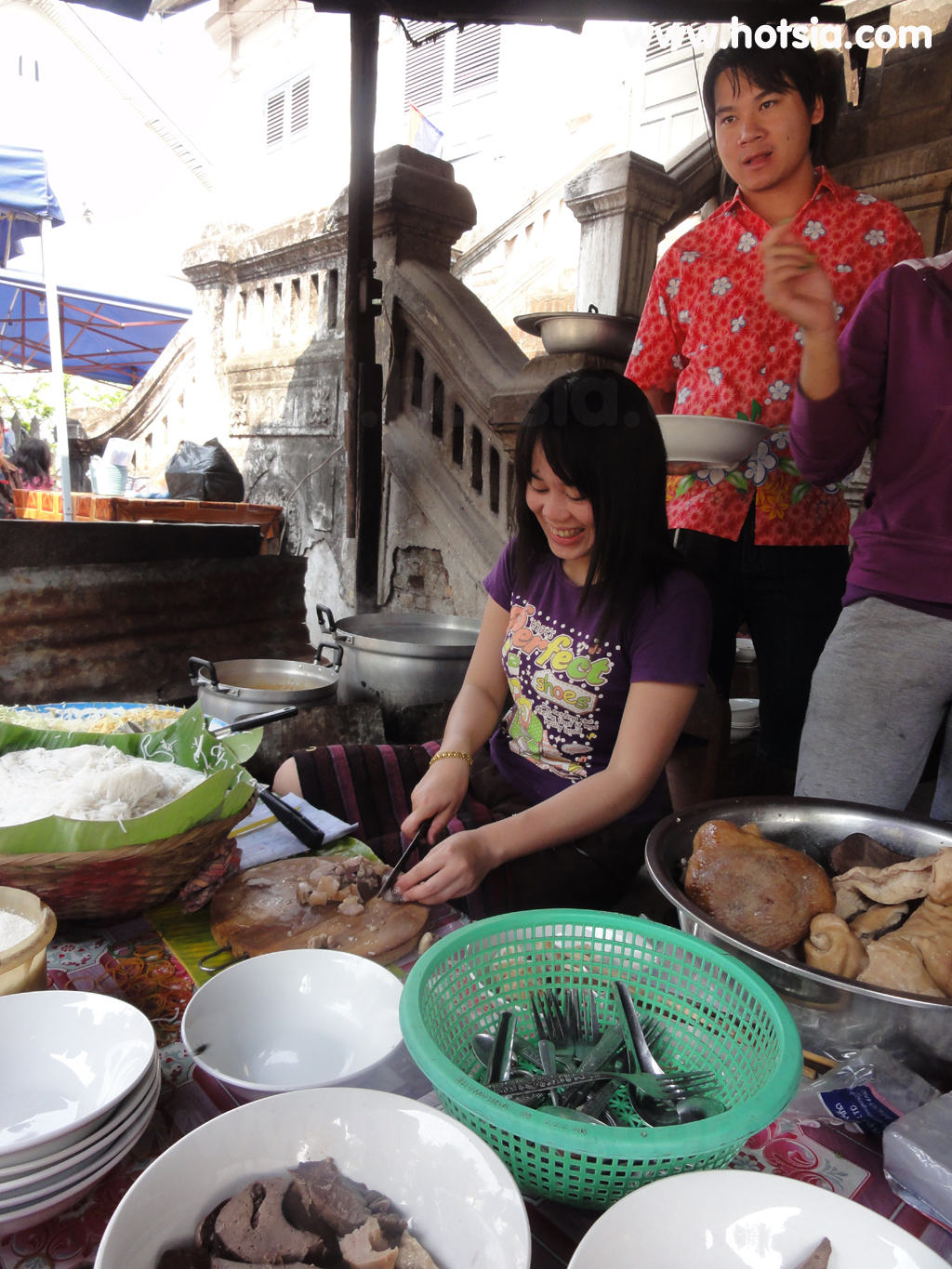 เที่ยวหลวงพระบาง ข้าวปุ้นเครื่องหลวงพระบาง