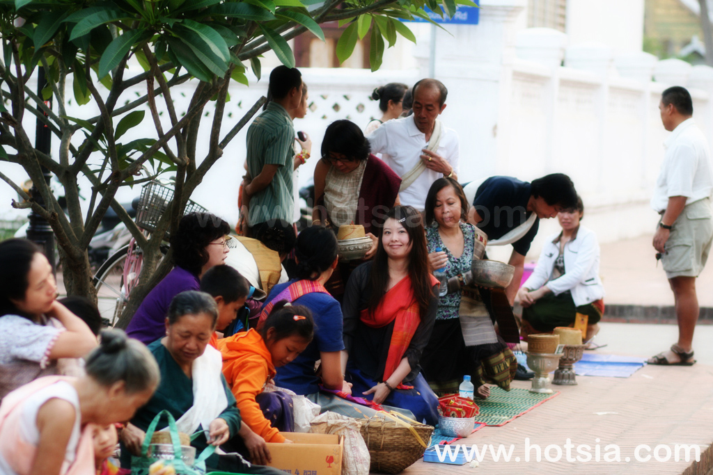 หลวงพระบาง การแต่งกายของชาวหลวงพระบาง